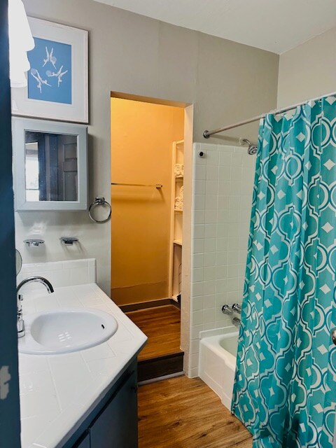 Foto del edificio - 1107 Montauk Ave