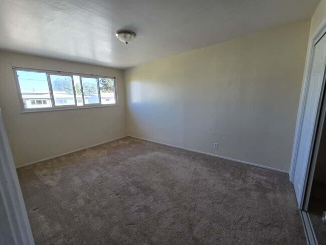 Foto del edificio - 15320 Sullivan Ave