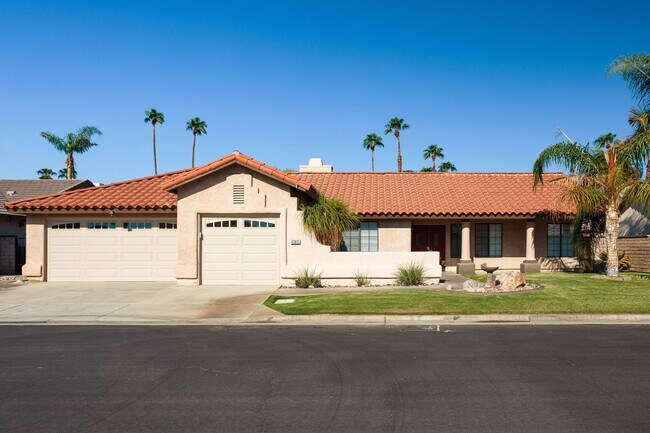 Building Photo - AVAILABLE NOW!!  MOVE IN SPECIAL $500 OFF ...