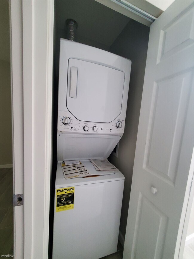 Foto del edificio - 2 br, 1 bath Townhome - 3300 South 7th Str...