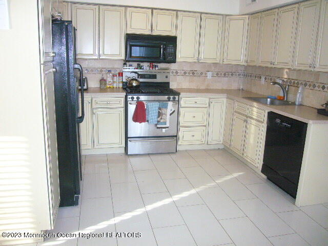 Building Photo - 205 Alpern Ave