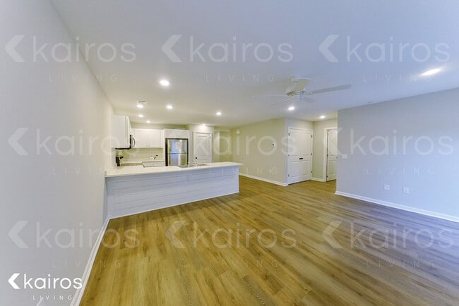 Building Photo - 22 Bungalow Cir