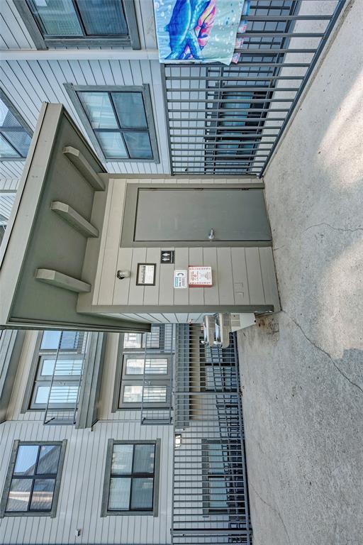 Building Photo - 2502 Leon St