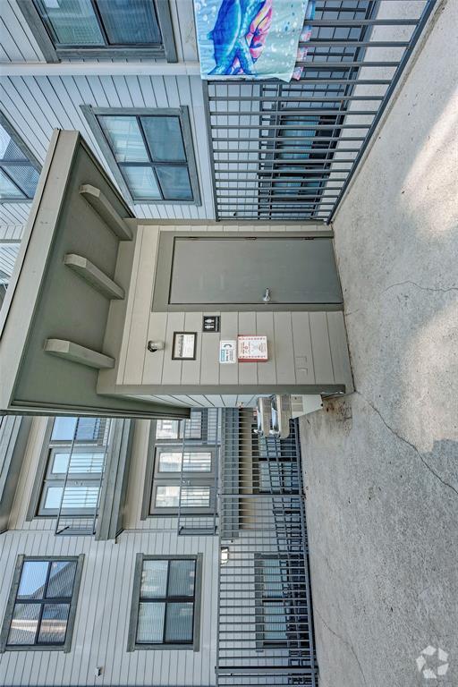 Building Photo - 2502 Leon St