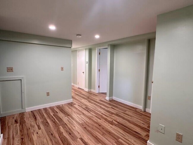 Foto del edificio - 190 Meadow Rd