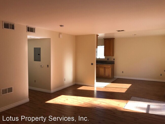 Building Photo - 6162 Mesa Ave
