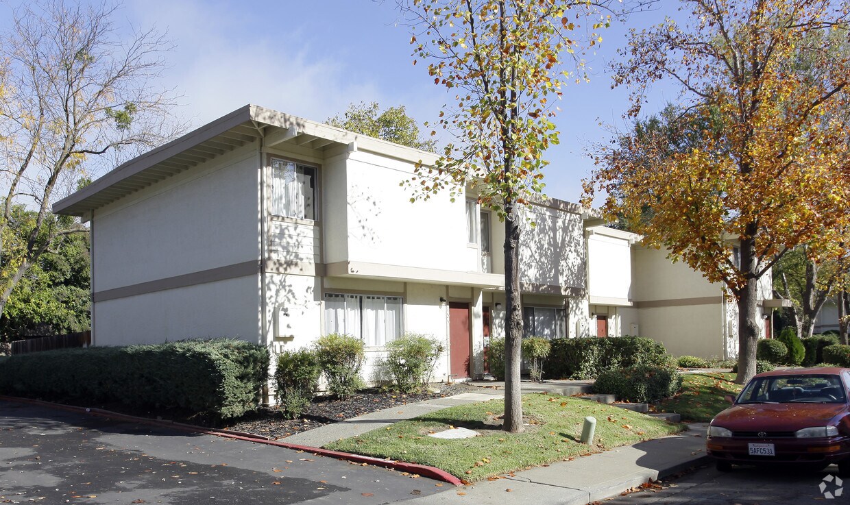 15571563 Drake Dr, Davis, CA 95616 Apartments in Davis, CA
