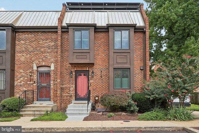 Foto del edificio - 519 Brummel Ct NW