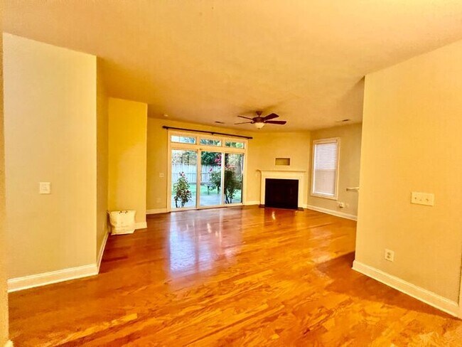 Foto del edificio - Coming soon Leland “Waterford of the Carolina’s”  Brick one level, 2 car garage, fenced yard, hig...
