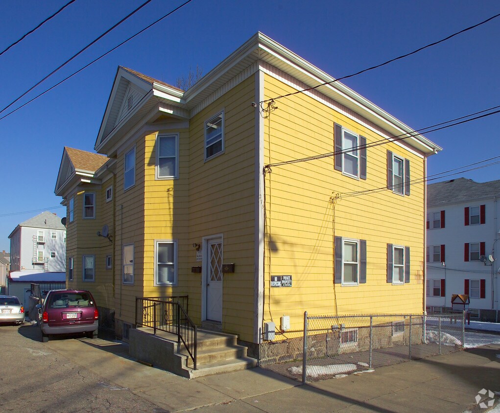 Building Photo - 281 Blackstone St