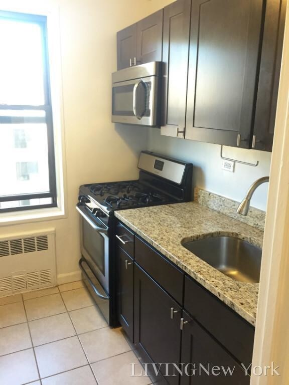 Building Photo - 1 Bogardus Pl