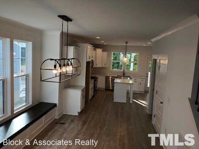 Foto del edificio - 5 br, 2.5 bath House - 915 Olive St