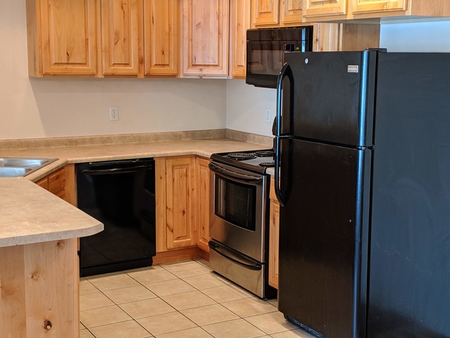 Kitchen - 595 S Main St