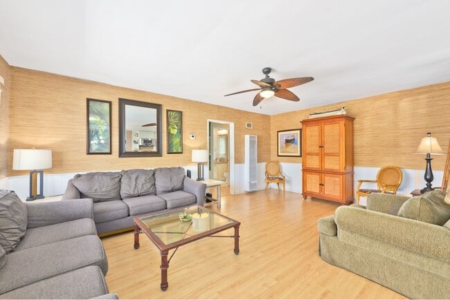 Foto del edificio - 1727 W Balboa Blvd