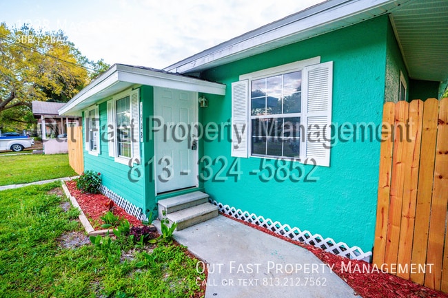 Foto del edificio - 1928 Macomber Ave