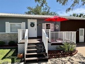 Building Photo - 10603 Thomaswood Ln