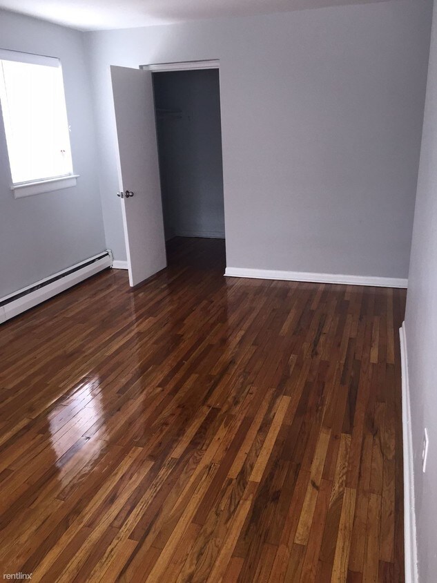 Foto principal - 689 W Walnut Ln