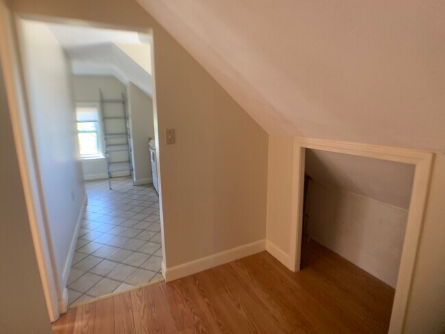 Building Photo - 29 Capen St