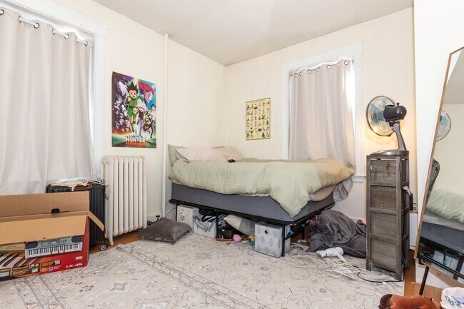Foto del edificio - Brookline Boston University 3bed / 1bath On St Paul St Available 9/1/2026