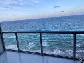 Building Photo - 17121 Collins Ave
