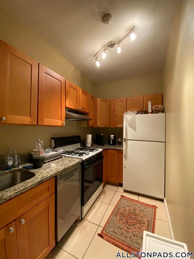 Building Photo - 17 Highgate St