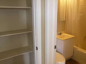 Building Photo - 1238 SE Main St