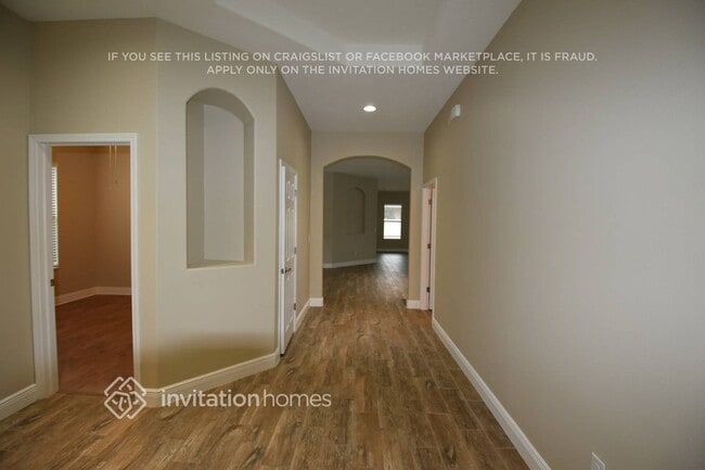 Building Photo - 1892 Tonka Terrace