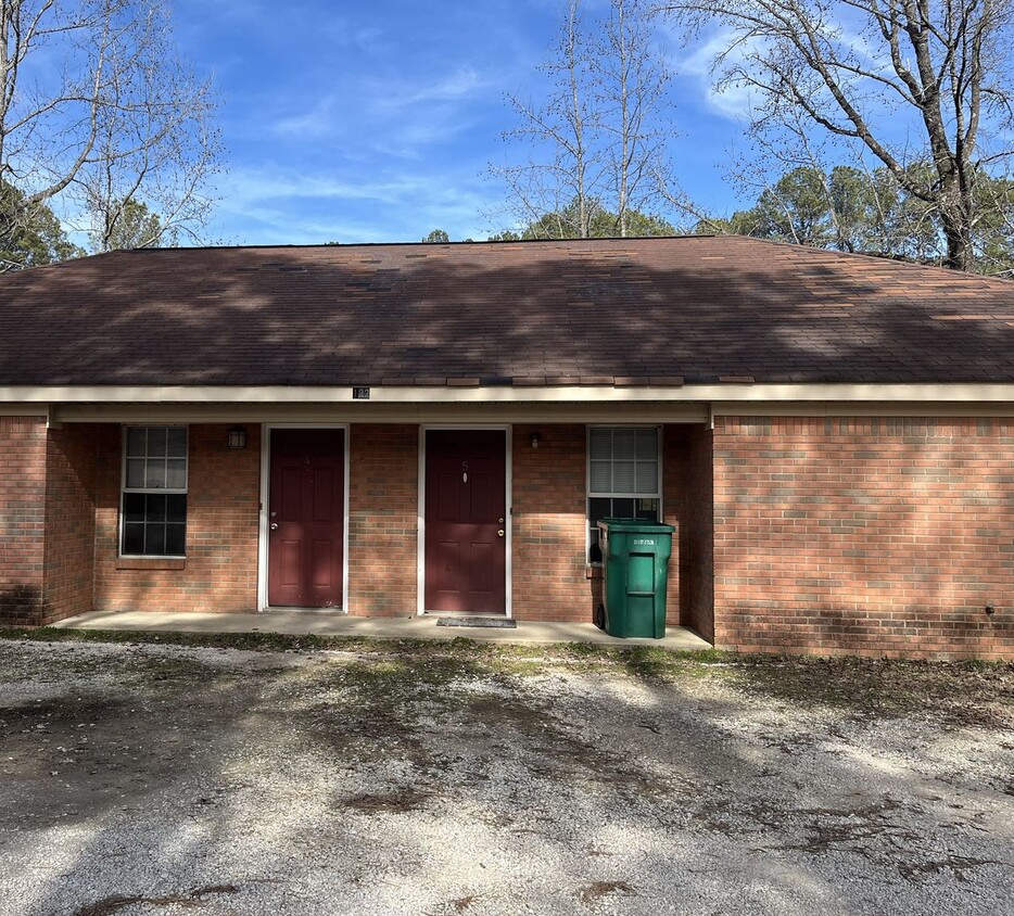 Primary Photo - 2 bd/2 ba apartment