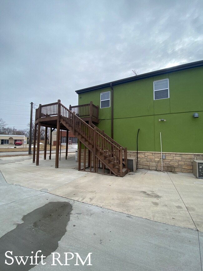 11103 N Nashua Dr, Kansas City, MO 64155 Townhome Rentals in Kansas