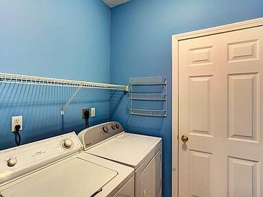 Building Photo - 28 Ptarmigan Dr