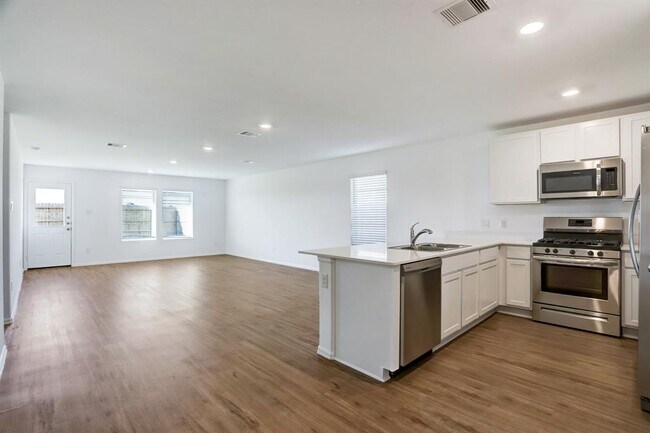 Building Photo - 1425 Twilight Grn Dr