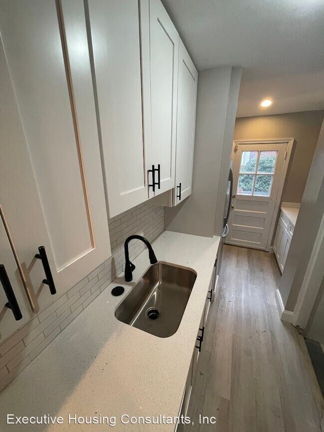 Building Photo - 5 br, 3.5 bath House - 4620 Sedgwick St, NW