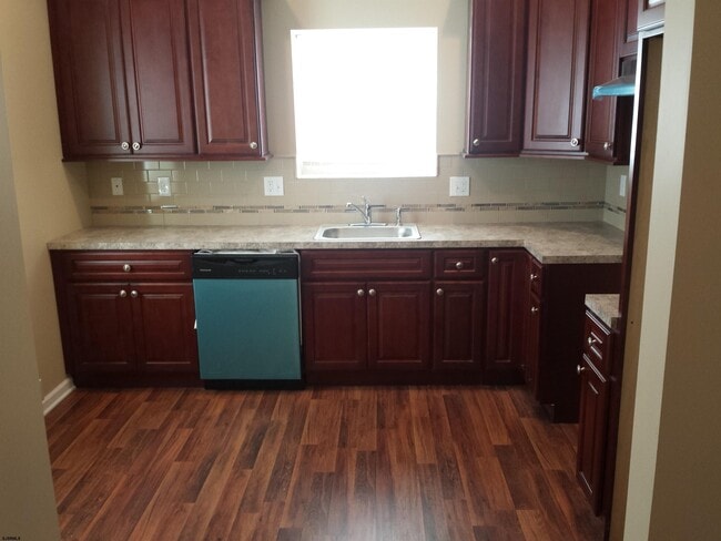 Foto del edificio - 105 W White Horse Pike