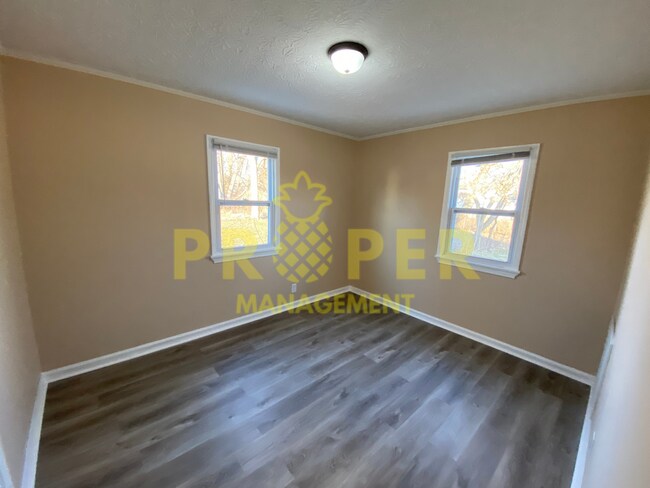 Building Photo - 3 bedroom 1 bathroom house for rent