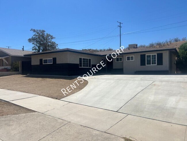 Building Photo - 850 Linda Ln