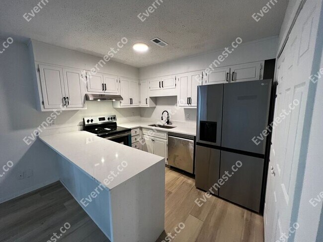 Building Photo - 3714 Penny St SW