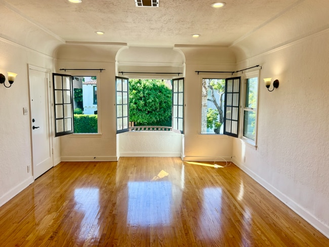 Photo - 1106.5 S Doheny Dr Apartment