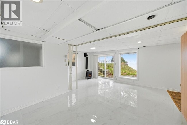 Building Photo - 2999 Lakeside Dr