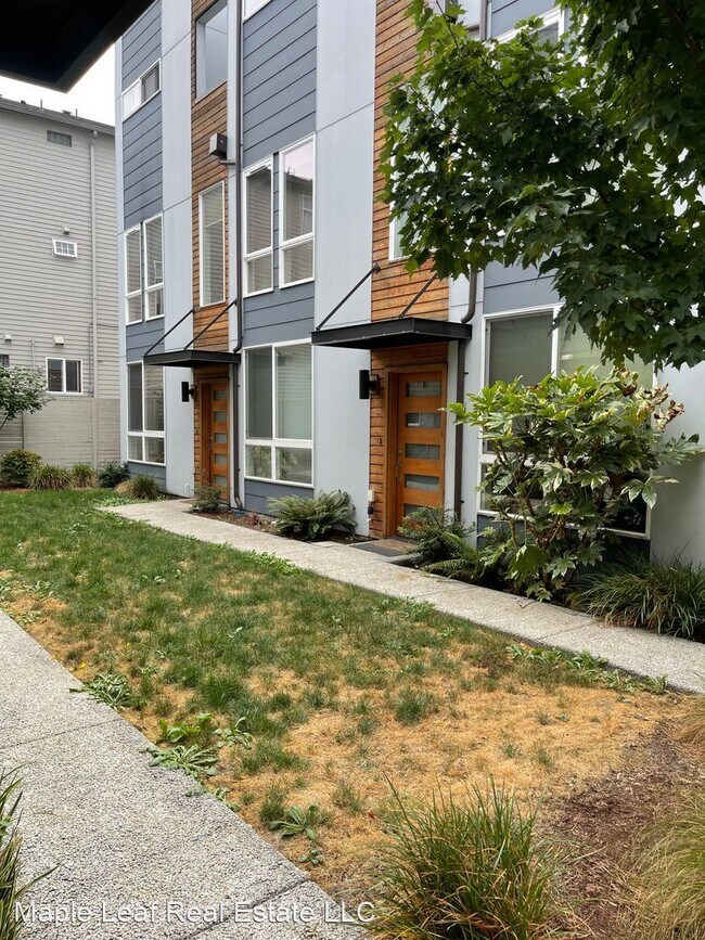 Building Photo - 3 br, 2.5 bath House - 3309 Claremont Ave ...