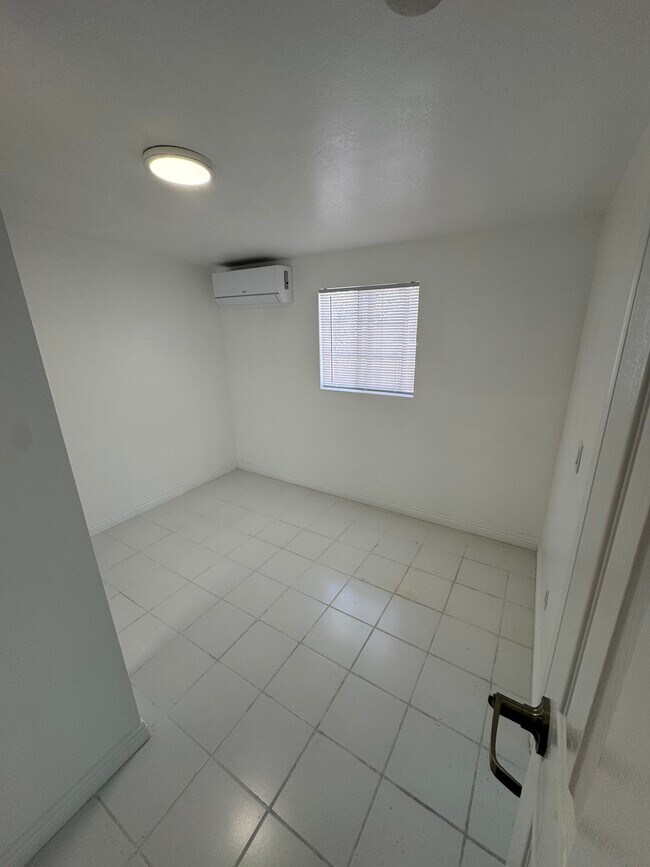 Building Photo - 756 Harps St