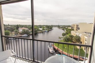 Building Photo - 15 Royal Palm Way