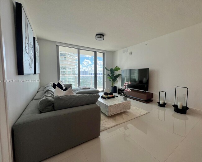 Foto del edificio - 300 Sunny Isles Blvd