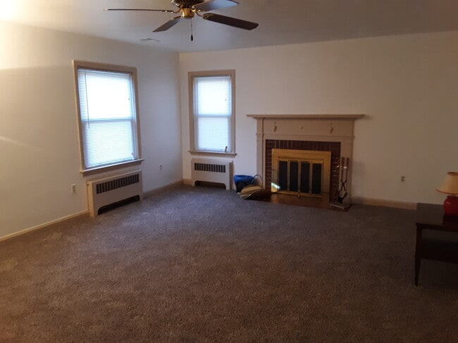 Photo - 317 Webster St House