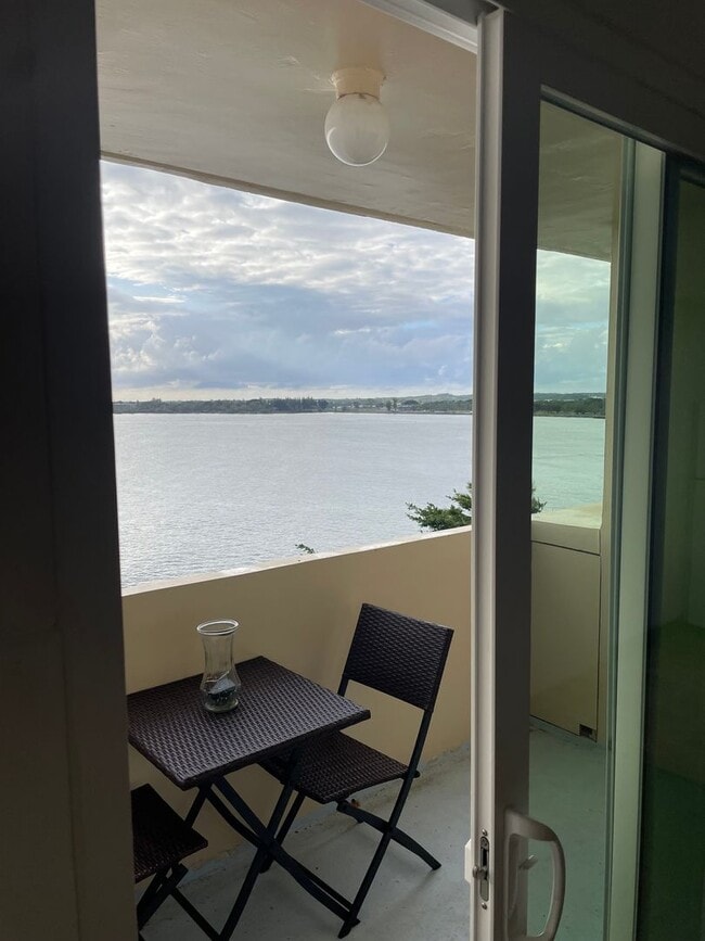 Building Photo - Beautiful Ocean View & Conveniently Located