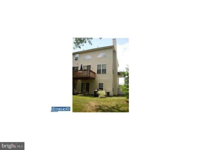 Foto del edificio - 7501 Juniper Ln
