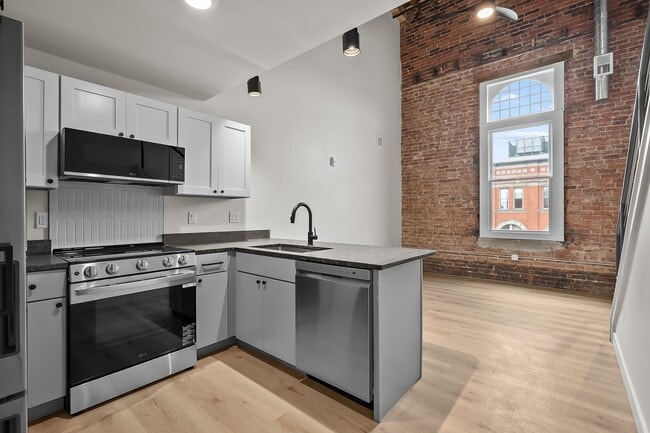 Building Photo - 266 E Michigan Ave