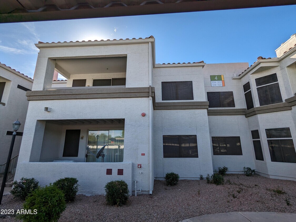 11375 E Sahuaro Dr Unit 2020, Scottsdale, AZ 85259 Room for Rent in