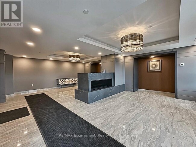 Building Photo - 5055 Greenlane