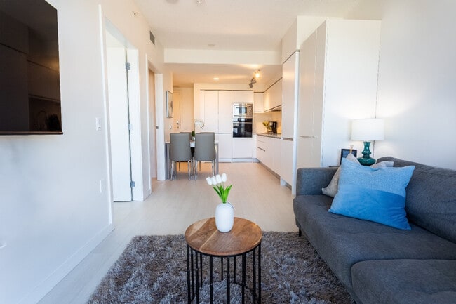 Building Photo - 180 E 2nd Ave