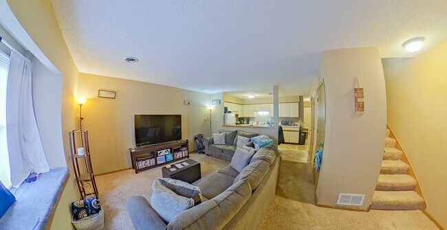 Foto del edificio - 3D Tour Available - 4 Bedroom + Washer & D...